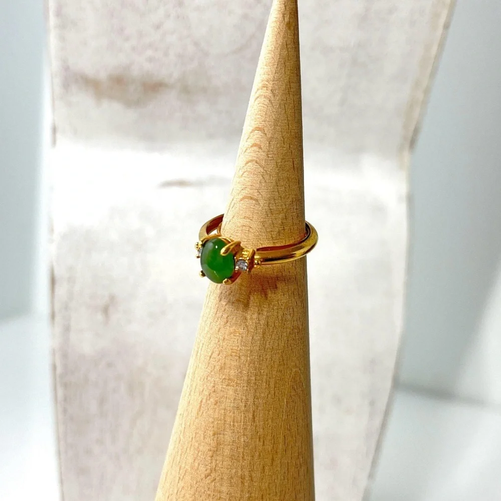 Vintage Jade Oriental Gold Setting Ring